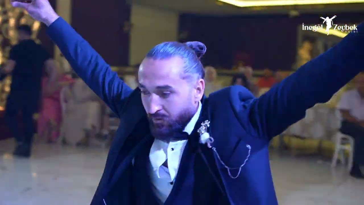 İneg&ouml;l Zeybek Ekibi - Damat ve ekibinin muhteşem zeybek g&ouml;sterisi (Gerizlerbaşı Zeybeği)
