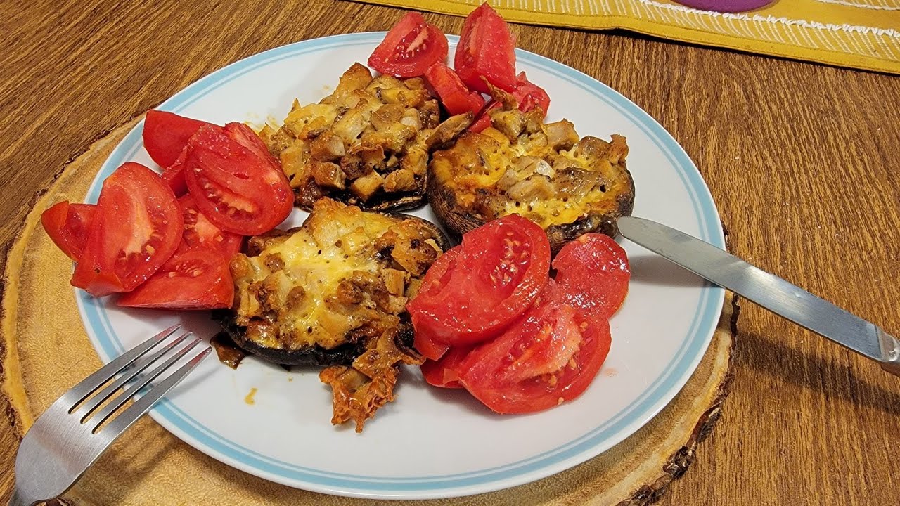 Punjene gljive  /  Stuffed portabella mushrooms #punjeni #gljive #stuffed #portabella #mushrooms .