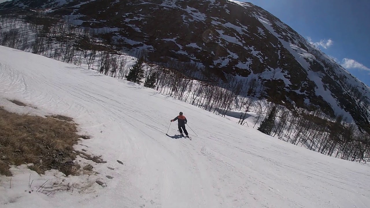 Nonstop skiing from Totten to Hemsedal village