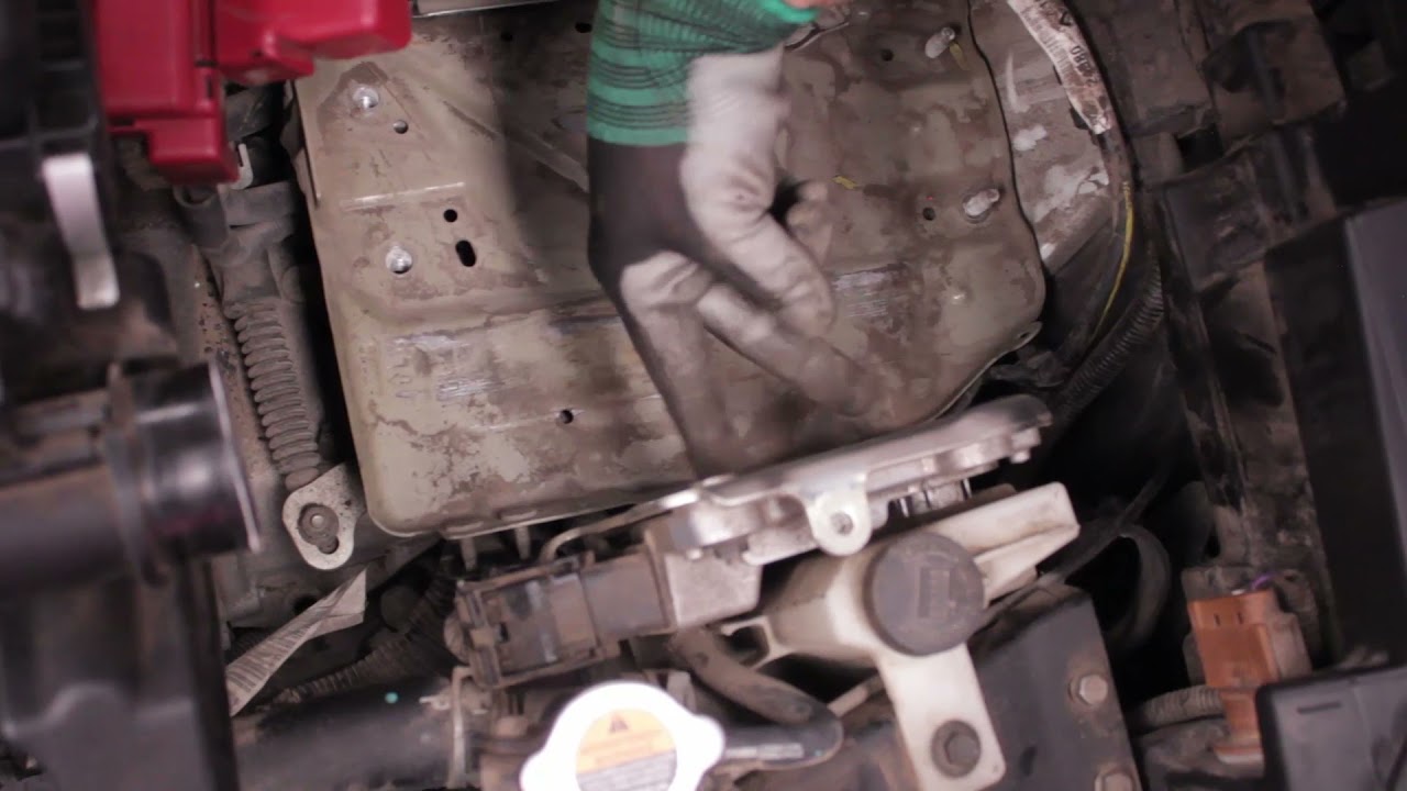 INSTALACION DE SOPORTES NISSAN MARCH