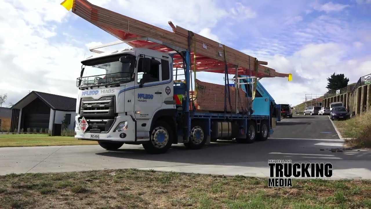UD Quon CG32-460 8x4 rigid and Palfinger crane | New Zealand Trucks | Pitch Perfect
