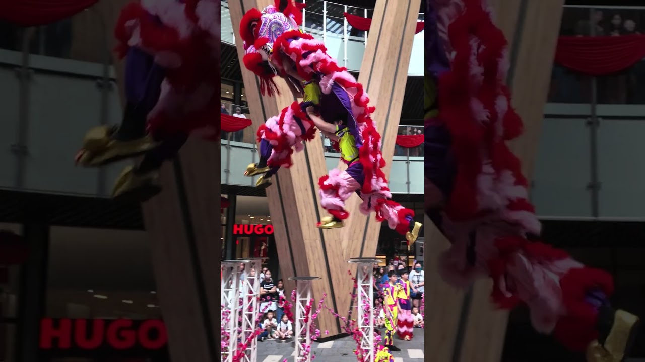 Chinese New Year High Pole Lion Dance| Lalaport | Kuala Lumpur