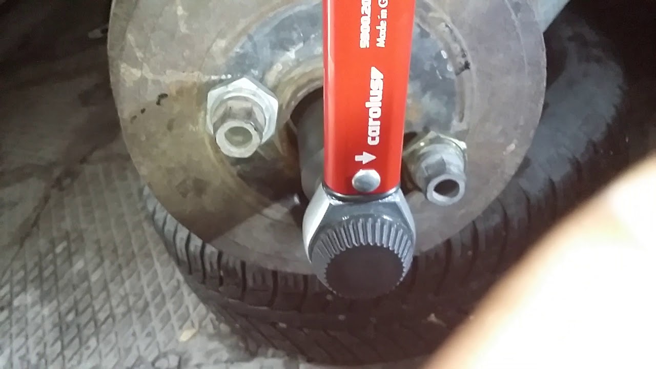 Wymiana łożyska- tył .Renault Clio 2 1.2 16V. Część 1