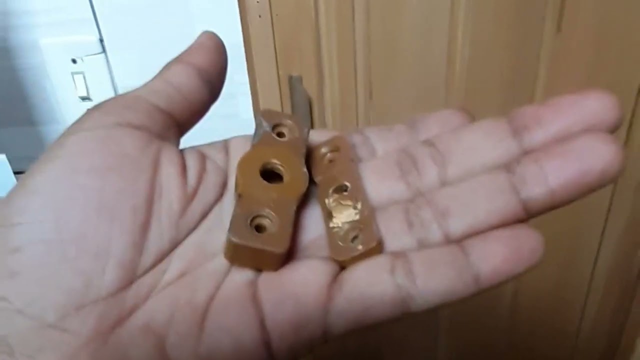 Consertando fechadura de porta sanfonada. (FIQUEM ATÉ O FINAL DO VÍDEO 😉)