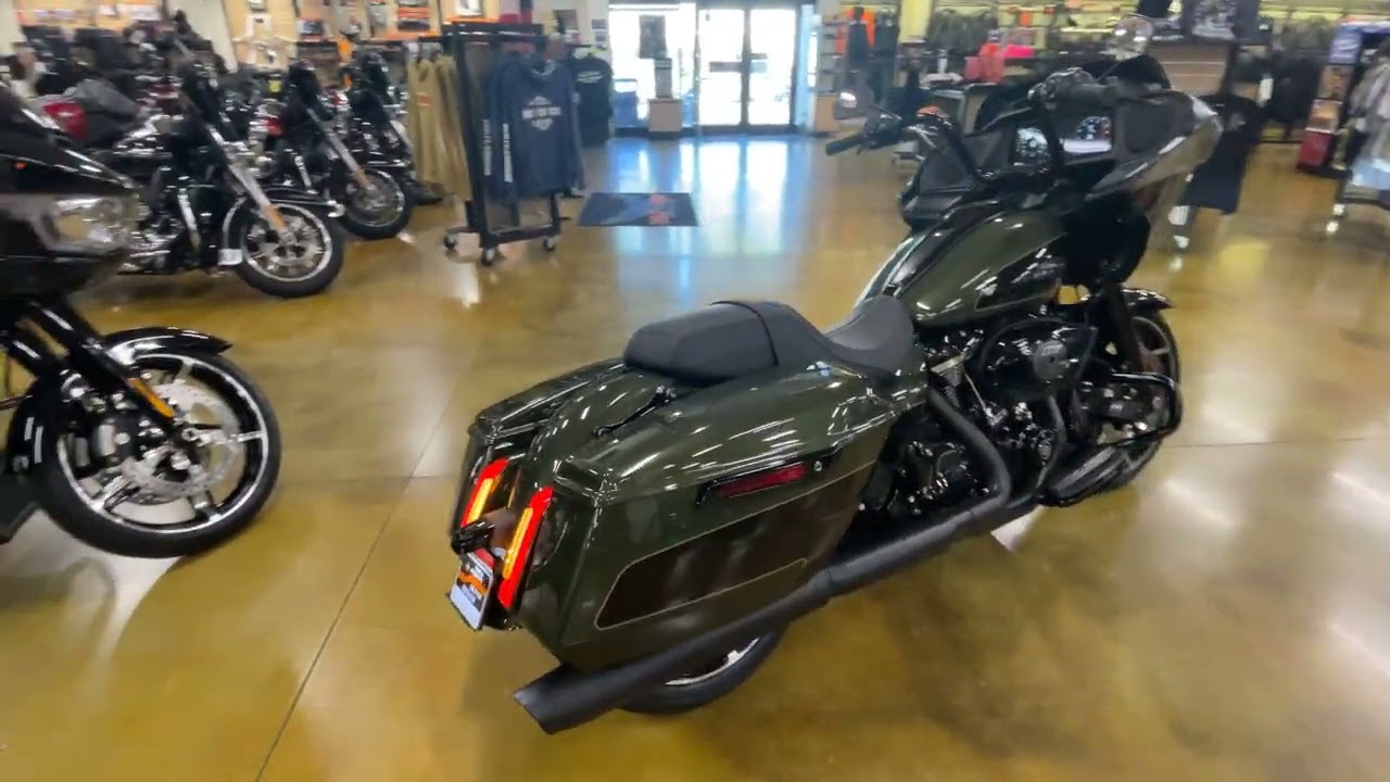 2026 Harley Davidson Road Glide in Olive Steel Metallic / Vivid Black