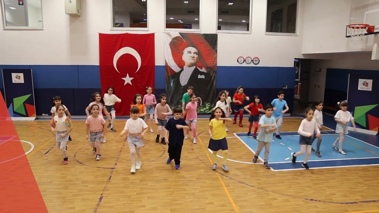Dans Kulübü Öğrencilerimizin Zumba Gösterisi