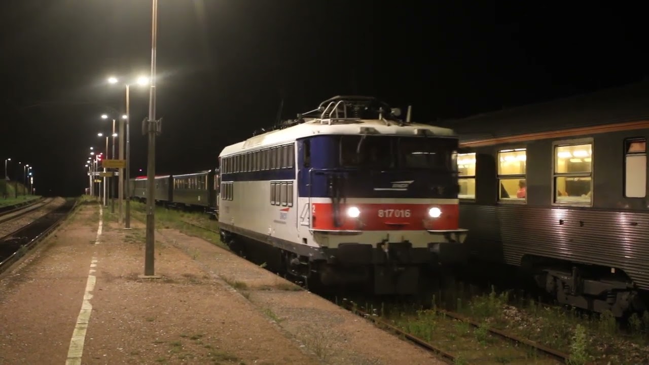 bb17016  en gare de  Motteville