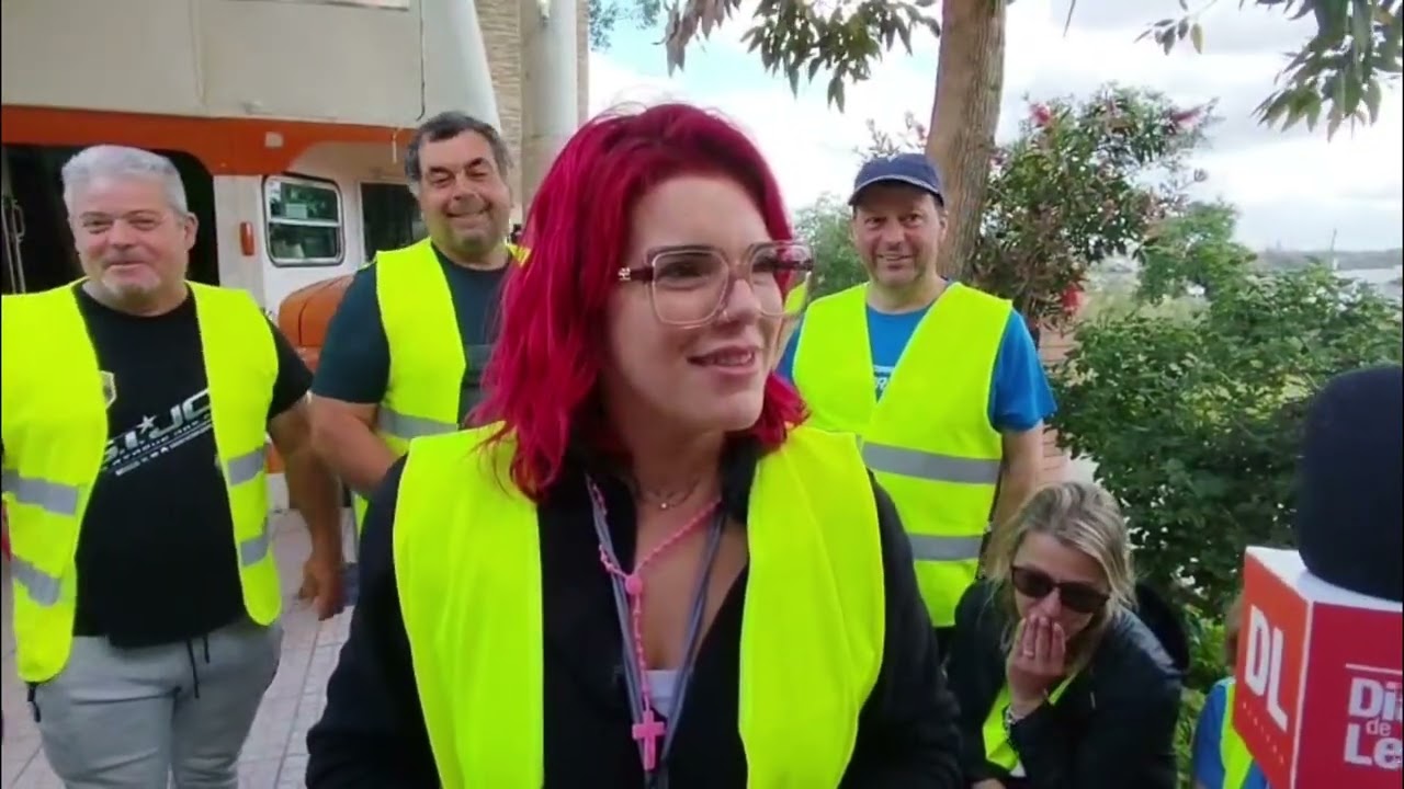 Peregrinos caminham até ao Santuário de Fátima