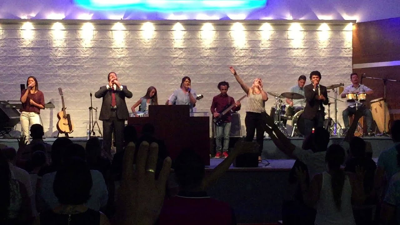 Igreja Videira Madri / Poderoso Deus / Antonio Cirilo