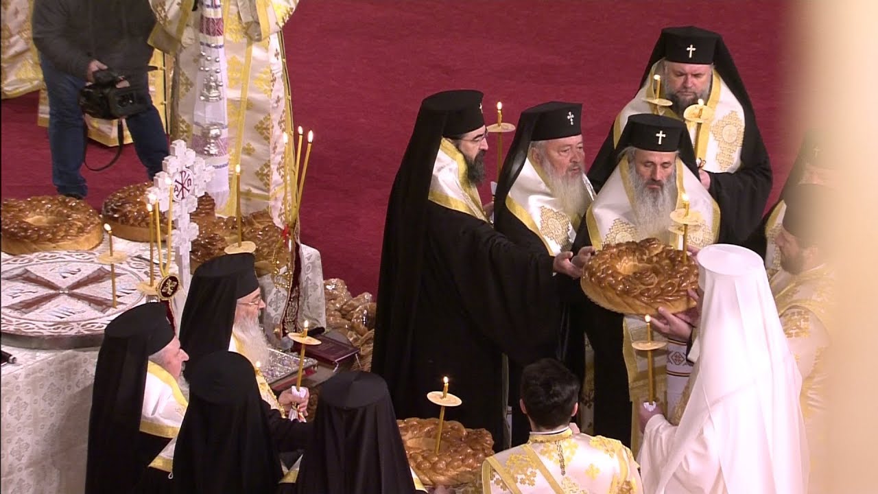 Veșnica pomenire eroilor Neamului Românesc. Prima bătaie a clopotelor Catedralei Naționale