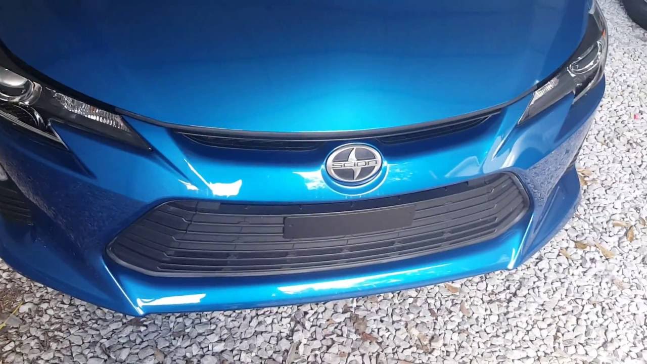 How to remove/ swap scion TC Toyota emblem