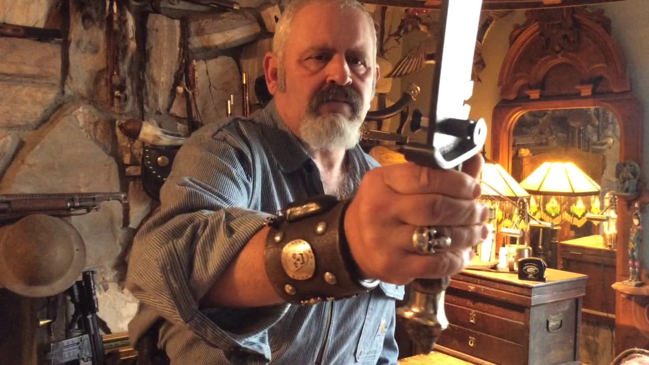 John Fitzen wolf's head Bowie knife