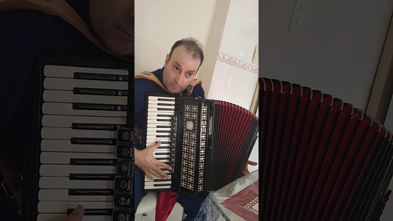 Márcio Mello acordeonista. bugio rengo