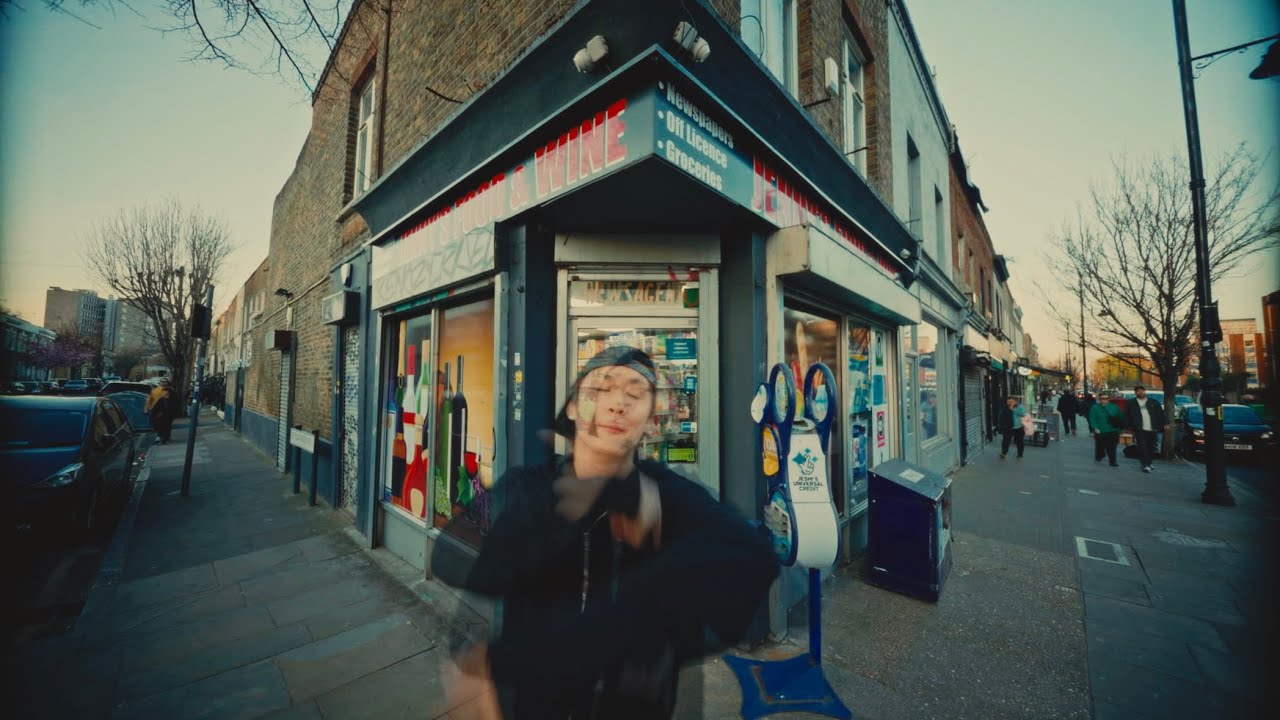Tade Dust - Daydreaming (Official Video)