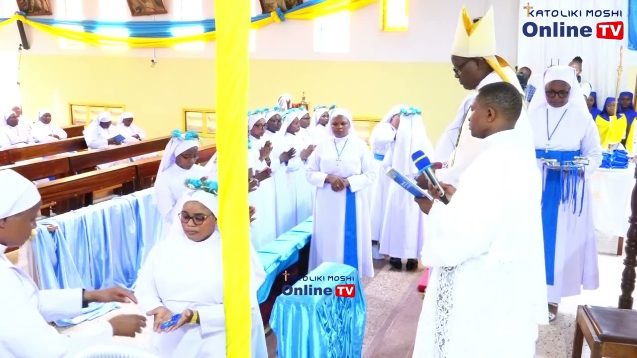 TAZAMA ASKOFU MINDE AWAKADHI MISALABA MITAKATIFU MASISTA WA NADHIRI ZA KWANZA SHIRILA LA CDNK-HURUMA