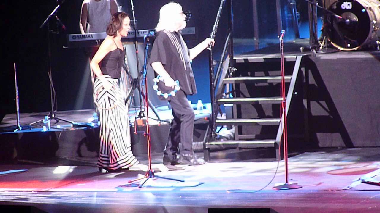 Graeme Edge gettin' down on Higher & Higher