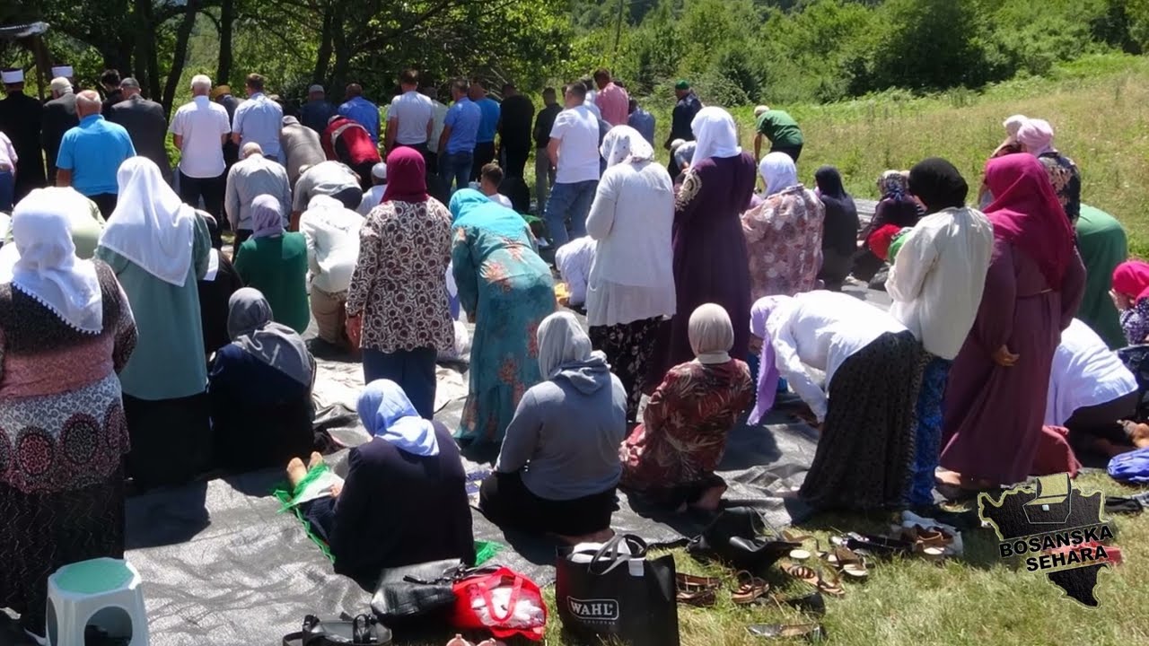 Majka isprati sina u rat i ne dočeka da se vrati.Podiže mu nišan na mjestu gdje su se rastali i Dovi