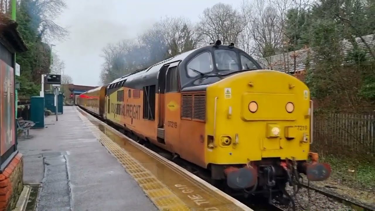 Colas 37219 thrash on Structure Gauging Train at Bletchley - 15th February 2022