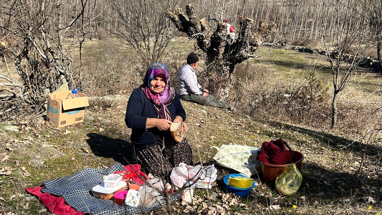 Emine abladan öğlen yemeği semaverde çay bahçede piknik havası