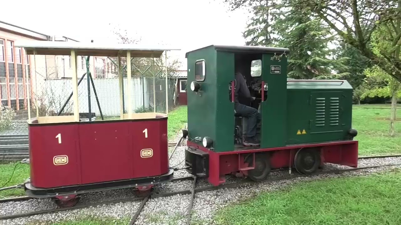 Feldbahn met Diema DS 30 bij museum Historische Eisenbahn Mannheim