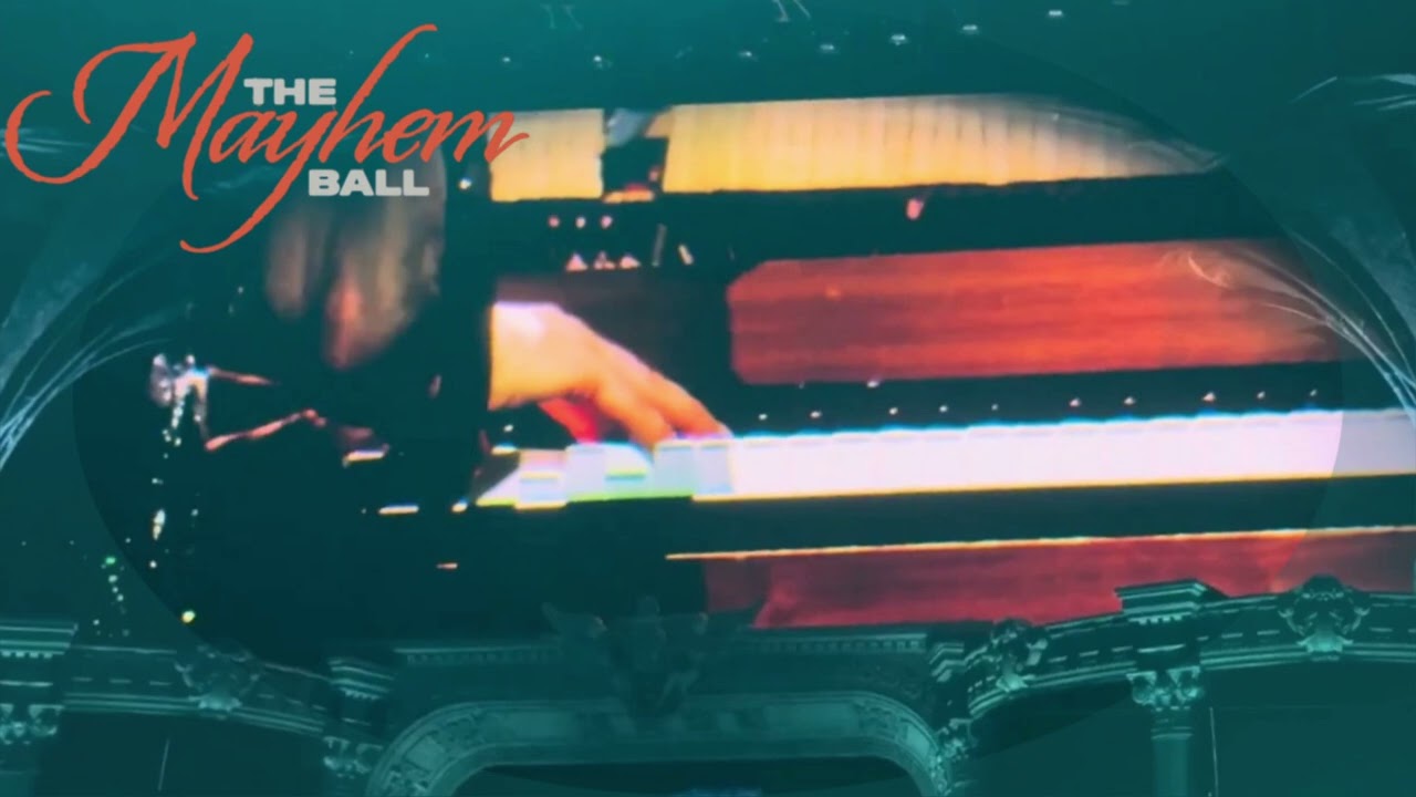 Lady Gaga - Grigio Girls (The Mayhem Ball Acoustic Version)