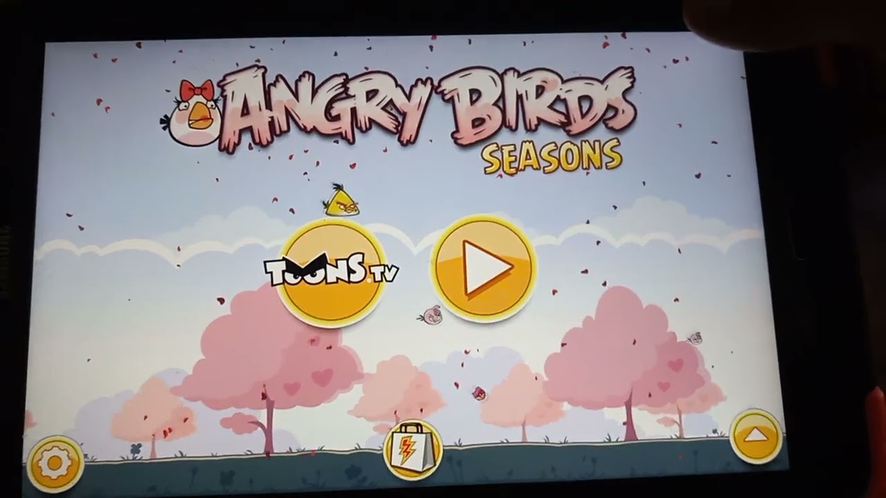 angry birds seasons hogs and kisses theme (2011)