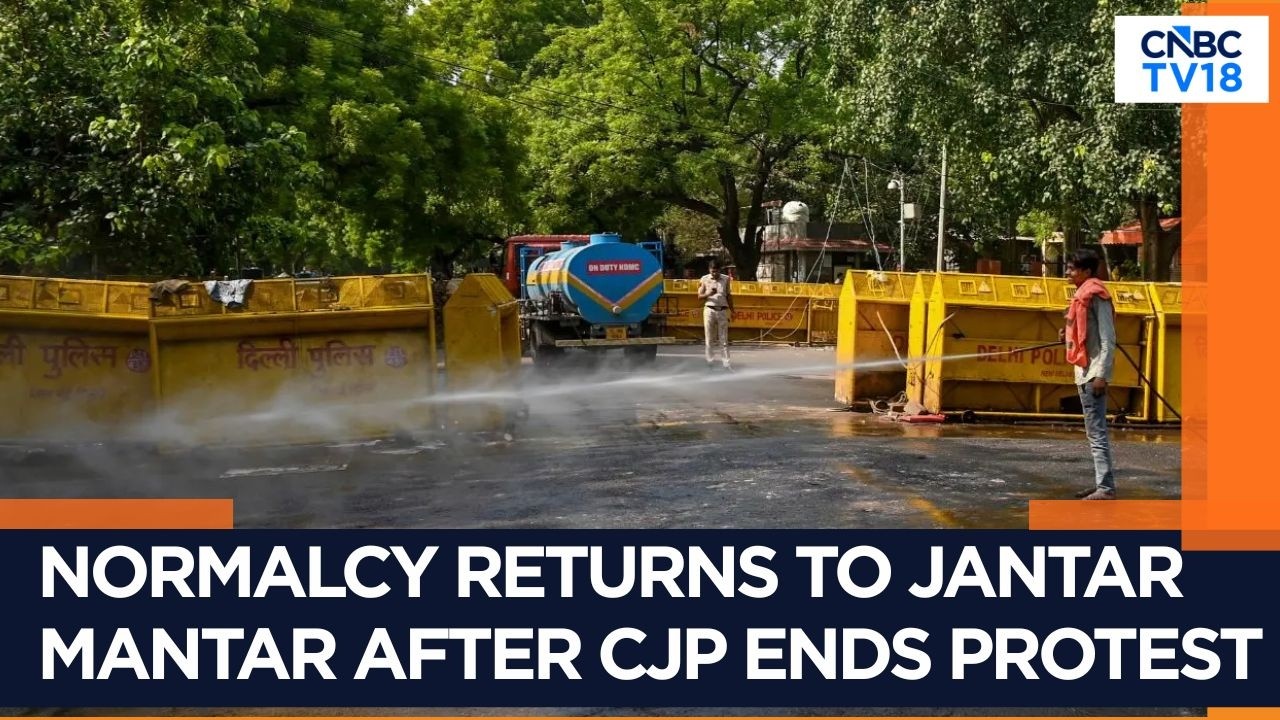 Jantar Mantar Protest Site Cleared | Delhi Metro, Internet Services Resume | N18V