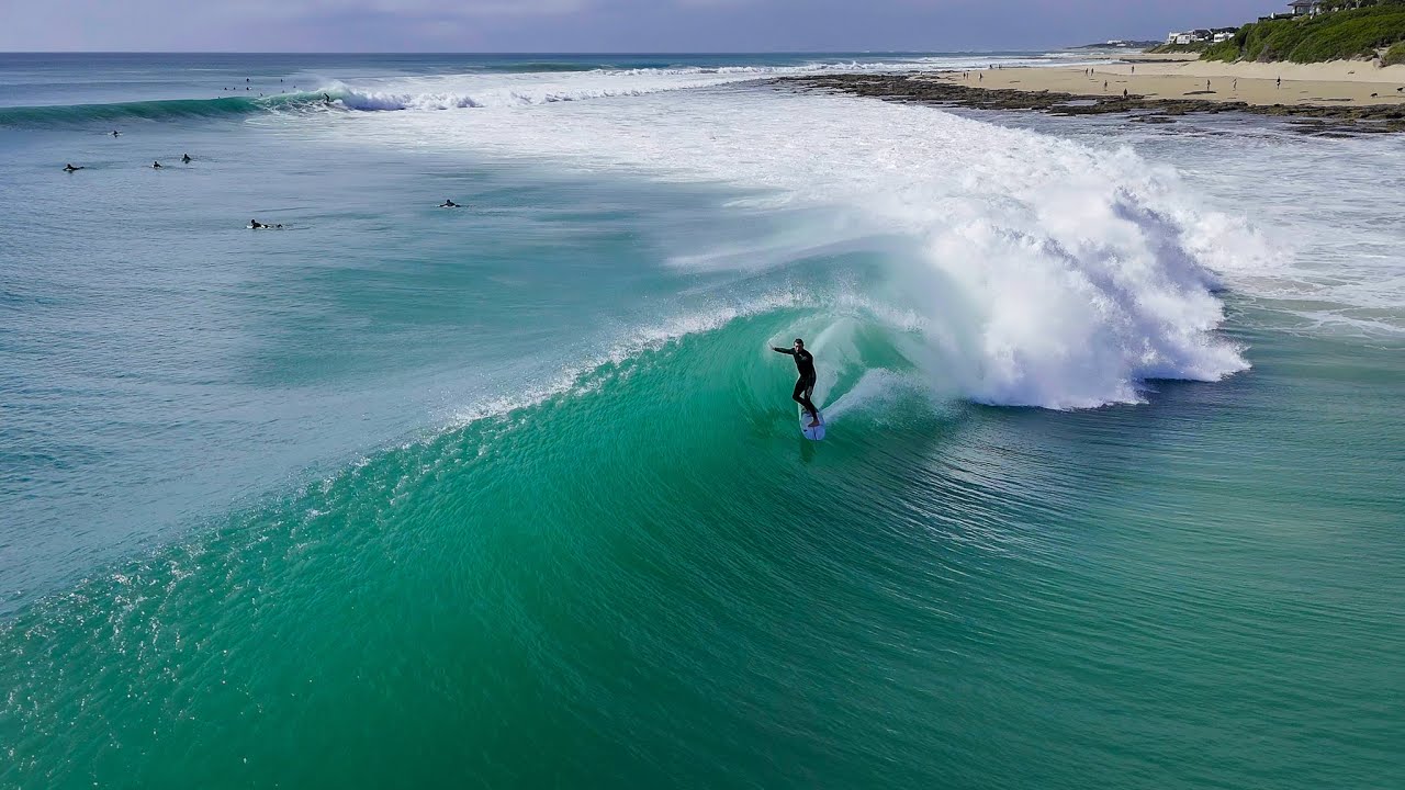 Mechanical Perfection in Summer @ SUPERTUBES, Jeffreys Bay (just like a wave machine) #jbay #surf