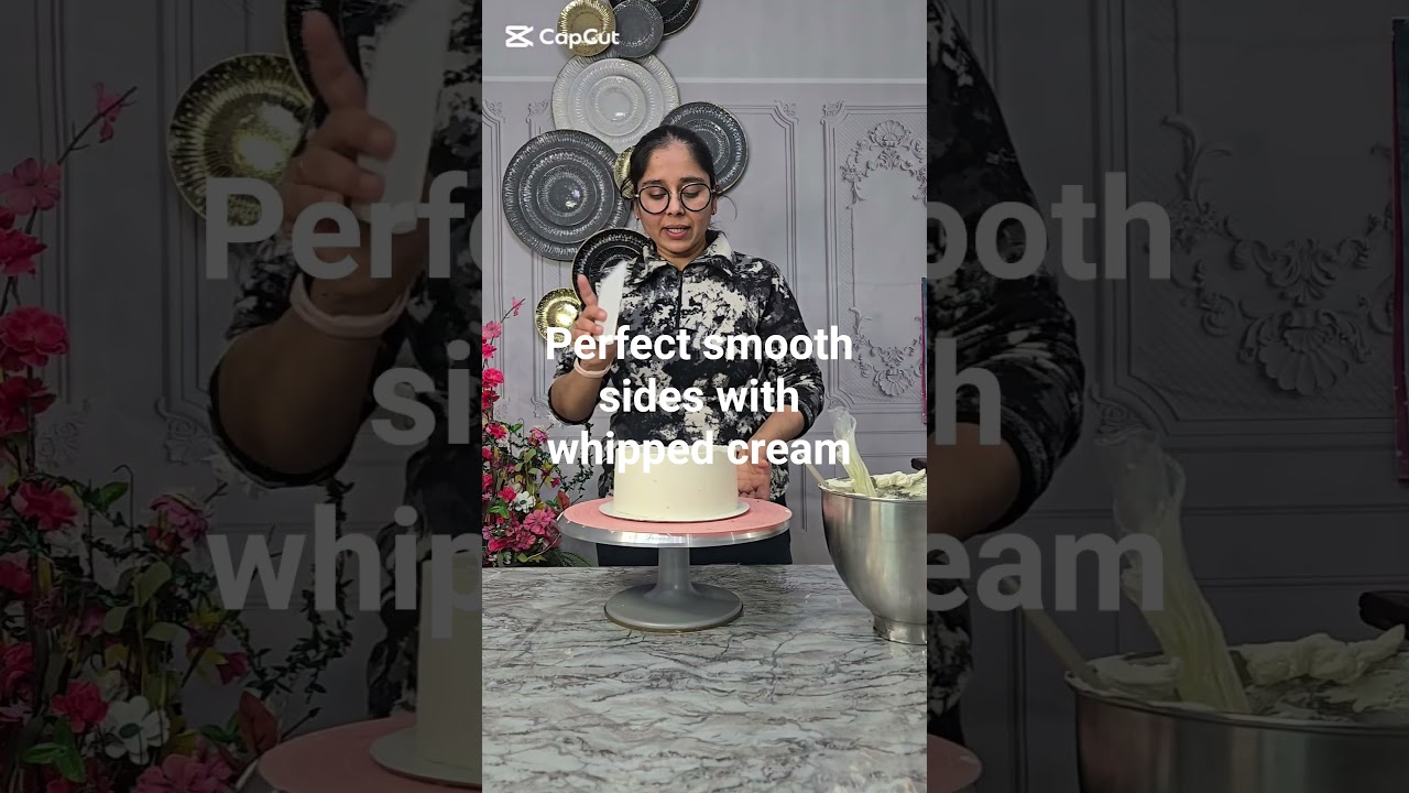 Struggling with smooth sides of cake???? Try this hack 