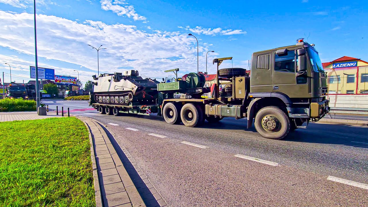 Warszawa - Przejazd kolumny wojskowej [ul. Wał Miedzeszyński] (2023/08/13, 07:36)