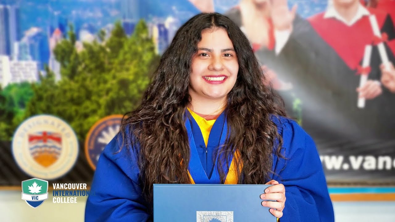 Why Latin American Students Choose VIC: Alejandra's Success Story in Canada | Spanish 🇨🇴