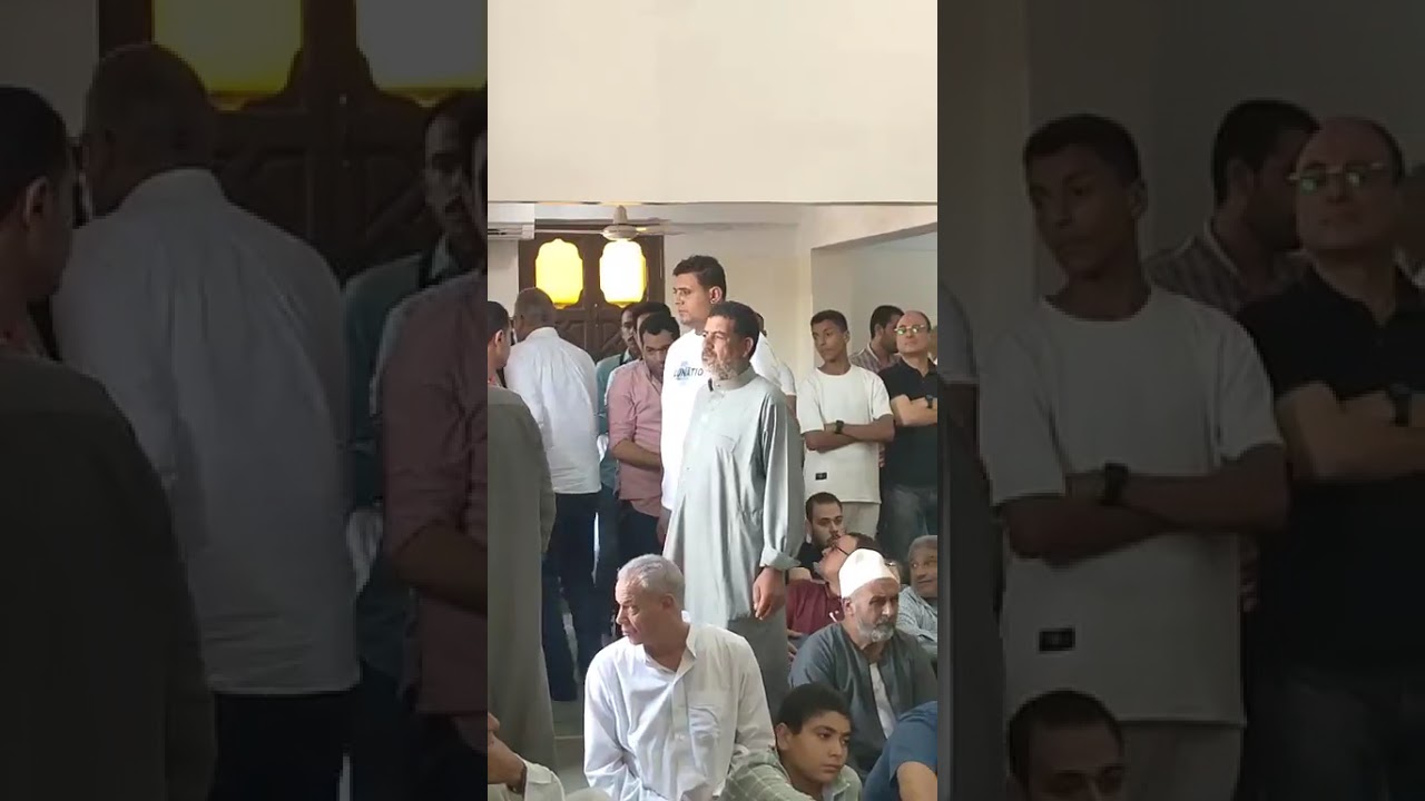 لحظات مؤثرة من صلاة الجنازة على والد محمد الشناوي#محمد_الشناوي 