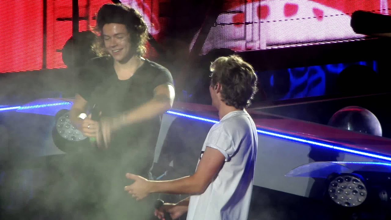 Apologize/Blurred Lines/Lego House - One Direction - Pasadena, CA 9/11/14