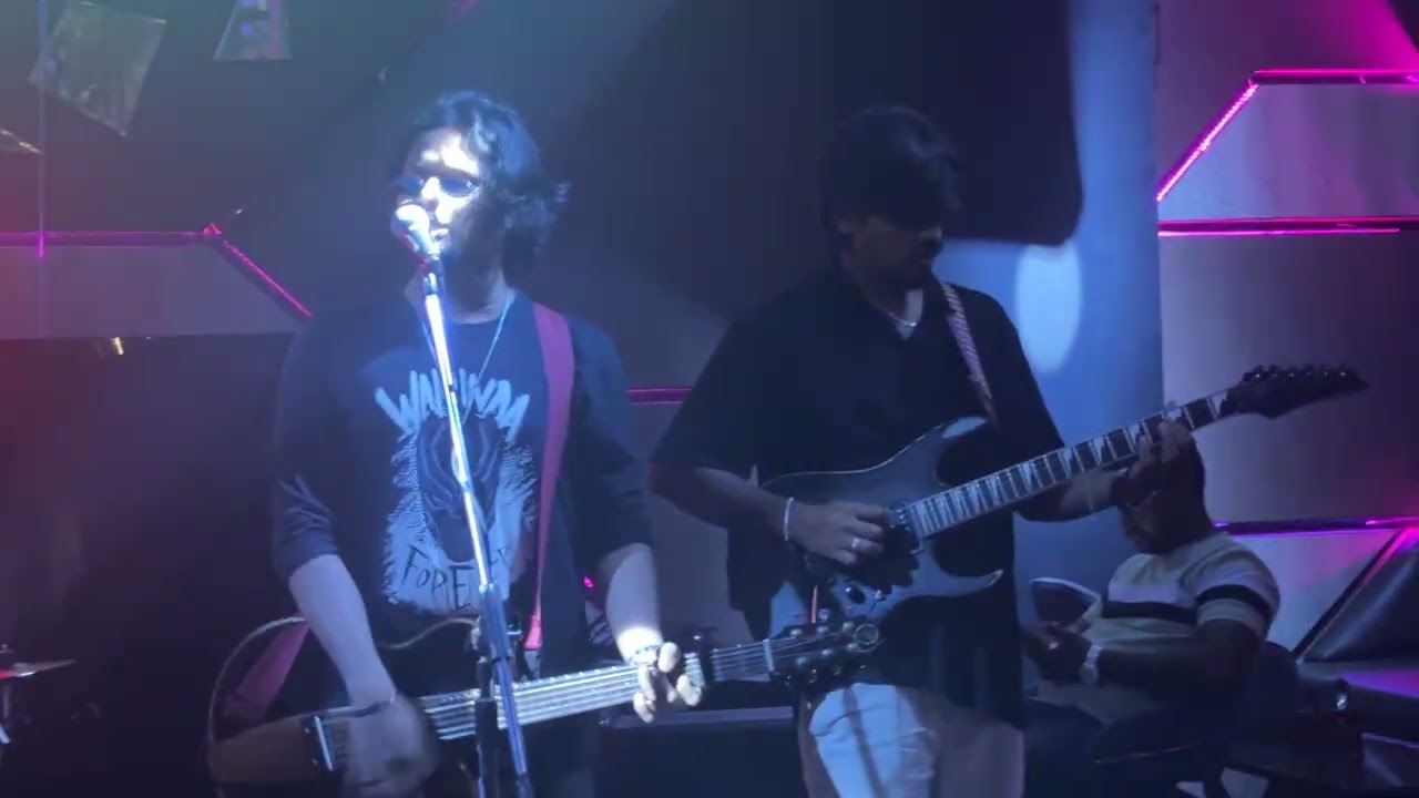 Kaho na kaho / Aadat Atif Aslam live performance