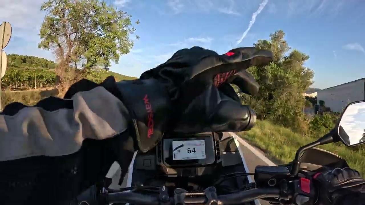 HONDA NX EN RUTA N 25 