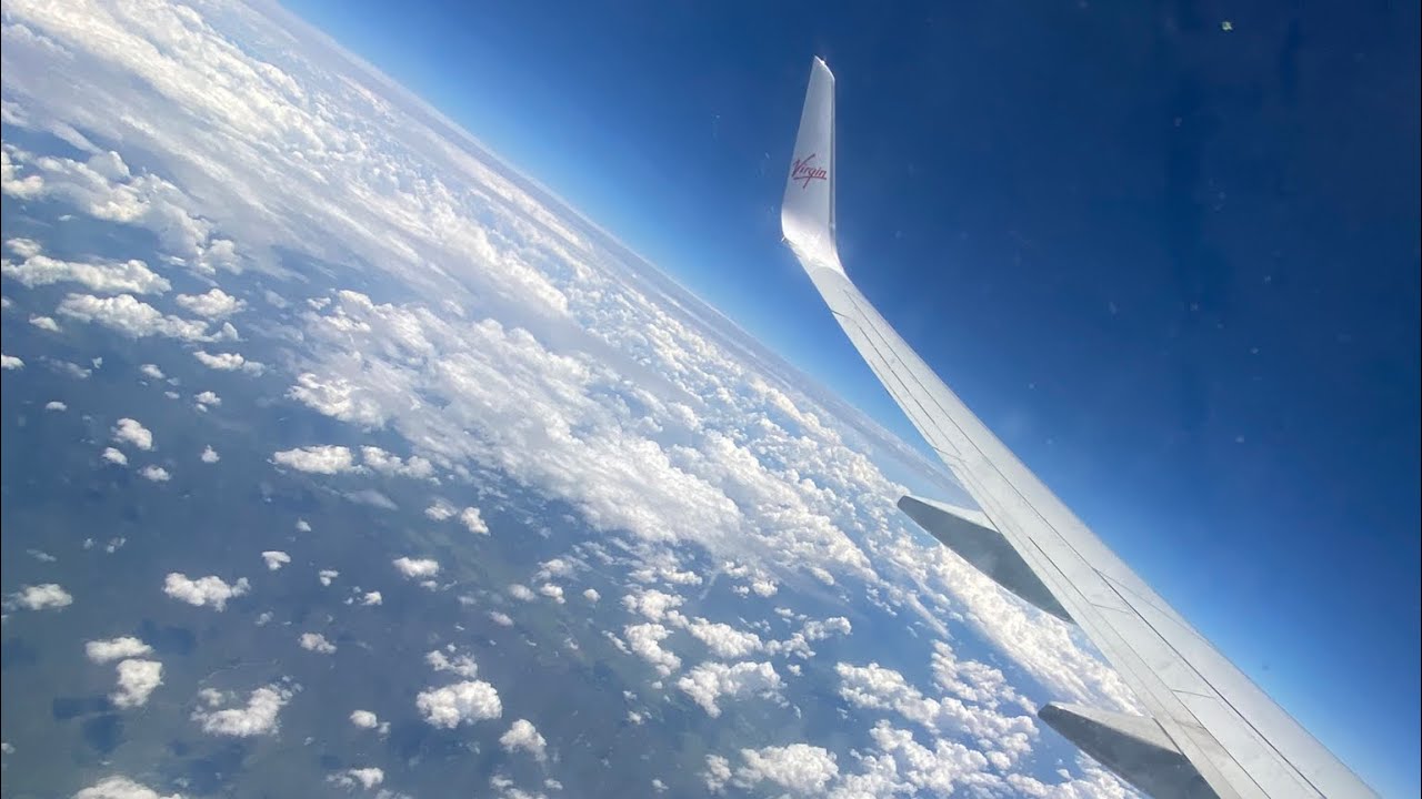 Unpack my plane bag with me 