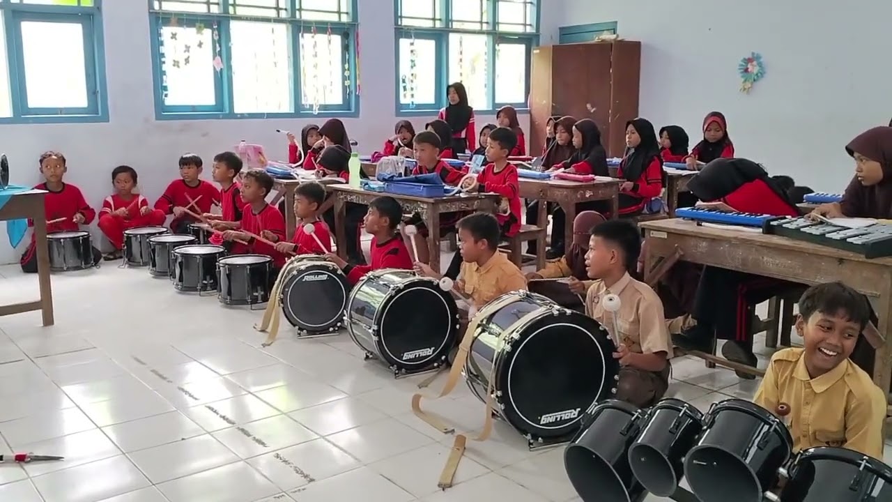 Kegiatan Ekstrakurikuler Drumband SDN 03 Sungapan