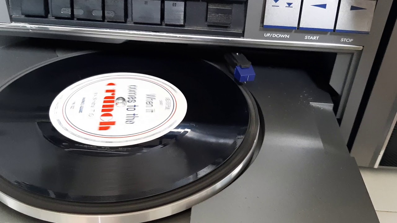 THE JVC DC7 PORTABLE STEREO DISC CENTRE