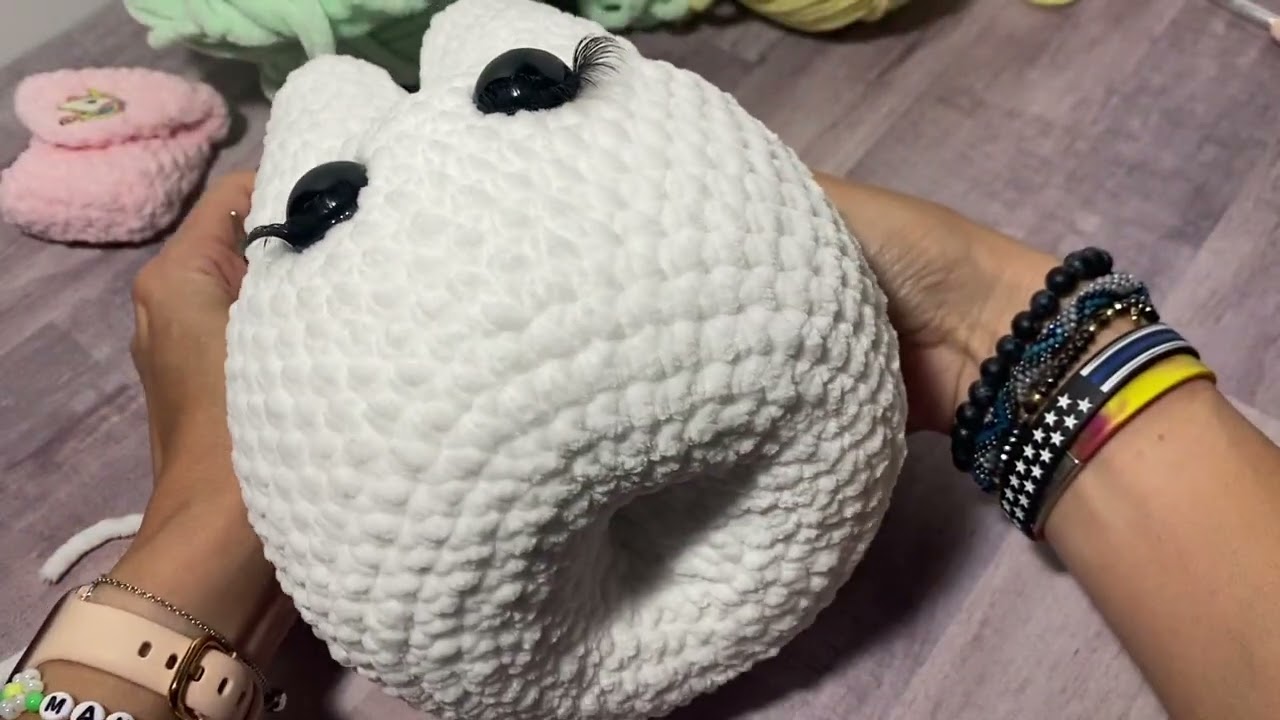 How to Shape the Top of Toothy's Head - Loops By Emmie Lou
