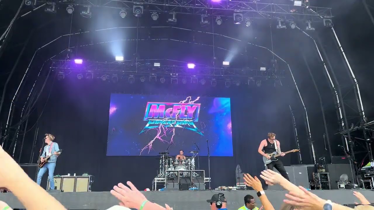 26|8|23 - 5 Colours in Her Hair - McFLY - Victorious Festival 2023 - Portsmouth