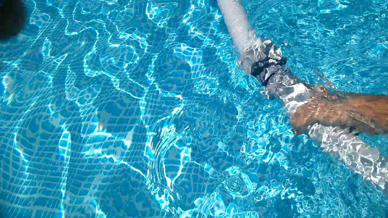 Intex Automatic Pool Cleaner Review Part 1