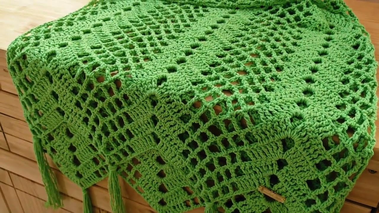 Sem Palavras! Trilho de mesa em Crochê DE BELEZA IMPRESSIONANTE!