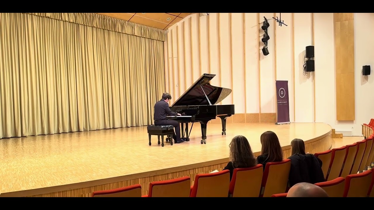 L. van Beethoven, Sonata op. 26; 1. stavek: Andante con variazioni; Luka Kovač