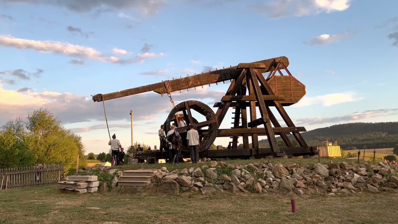 Europe’s biggest catapult (Trebuchet) on Mainland 60,000 Pounds