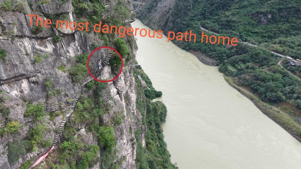 The Impossible Homes on China's Cliffside