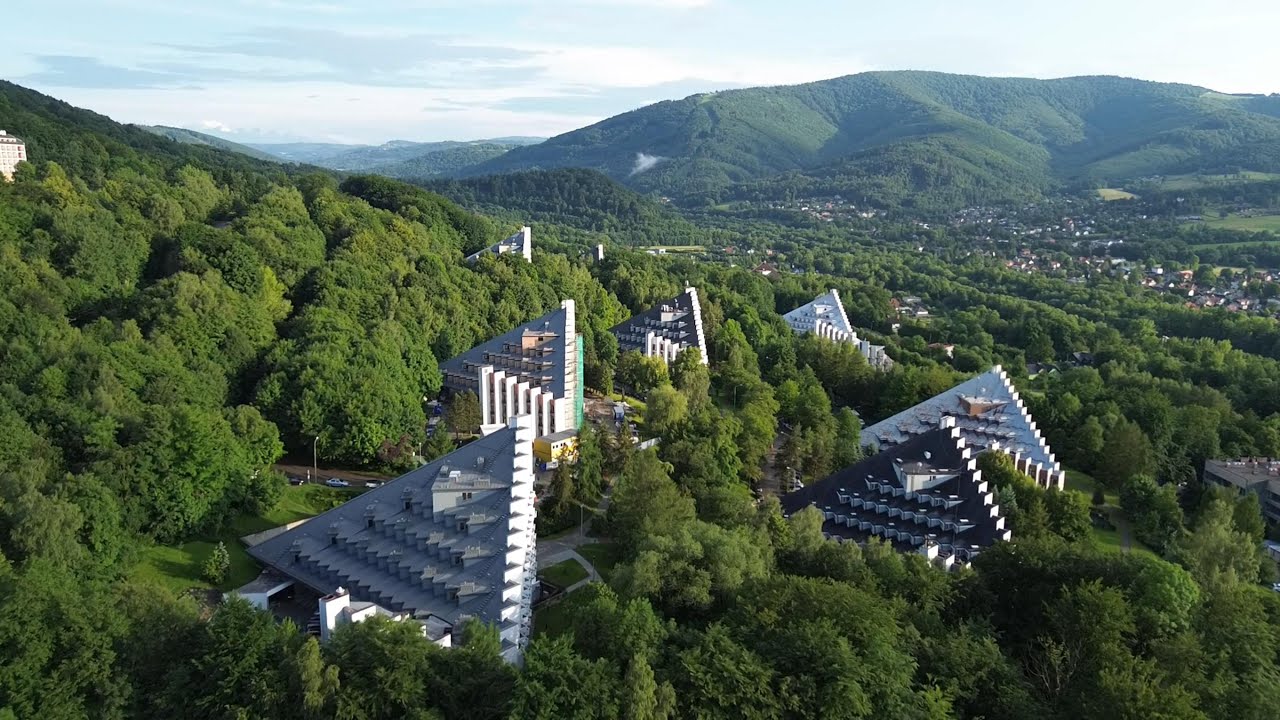 Ustroń Zawodzie - piramidy, sanatorium, pijalnia wody, szpital reumatologiczny