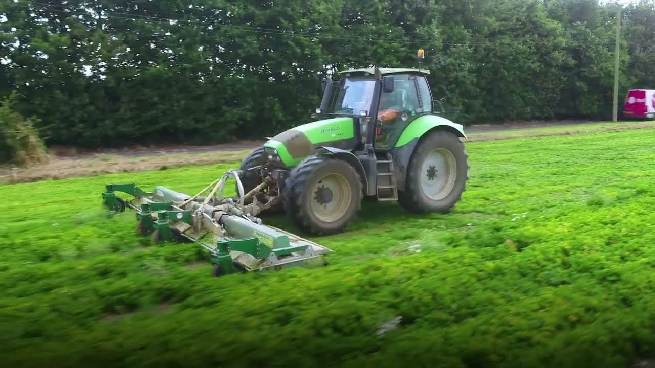 Der MAJOR CYCLONE MJ30-560F Sichelmulcher im Einsatz bei Ernterückständen (Home Farm Nacton)