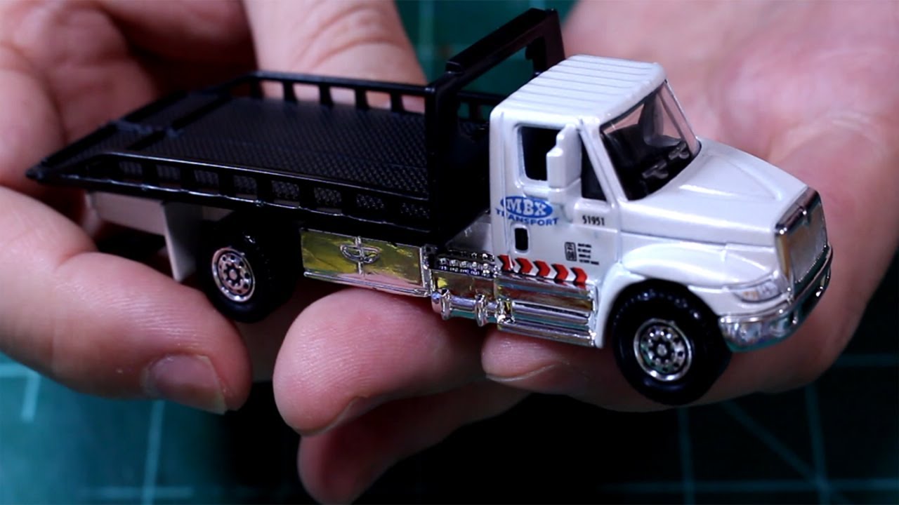 Matchbox Real Working Rigs International Durastar 4400 Flatbed Transporter