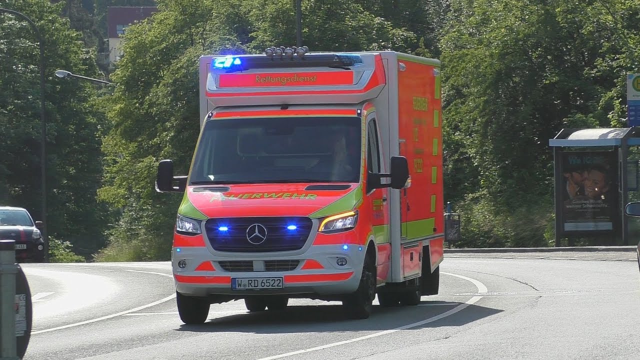 Viele Einsatzfahrten Feuerwache 1 auf Einsatzfahrt in Wuppertal