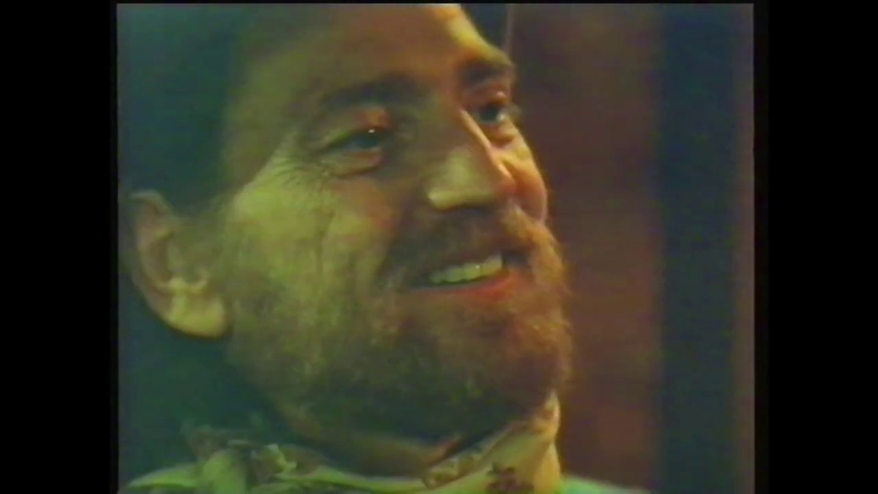 Loving you is easier (Than Anything I'll Ever Do Again) Willie Nelson - Dyan Cannon Honeysuckle Rose